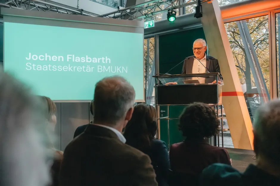 Jochen Flasbarth, Staatssekretär im Bundesumweltministerium, auf dem Podium